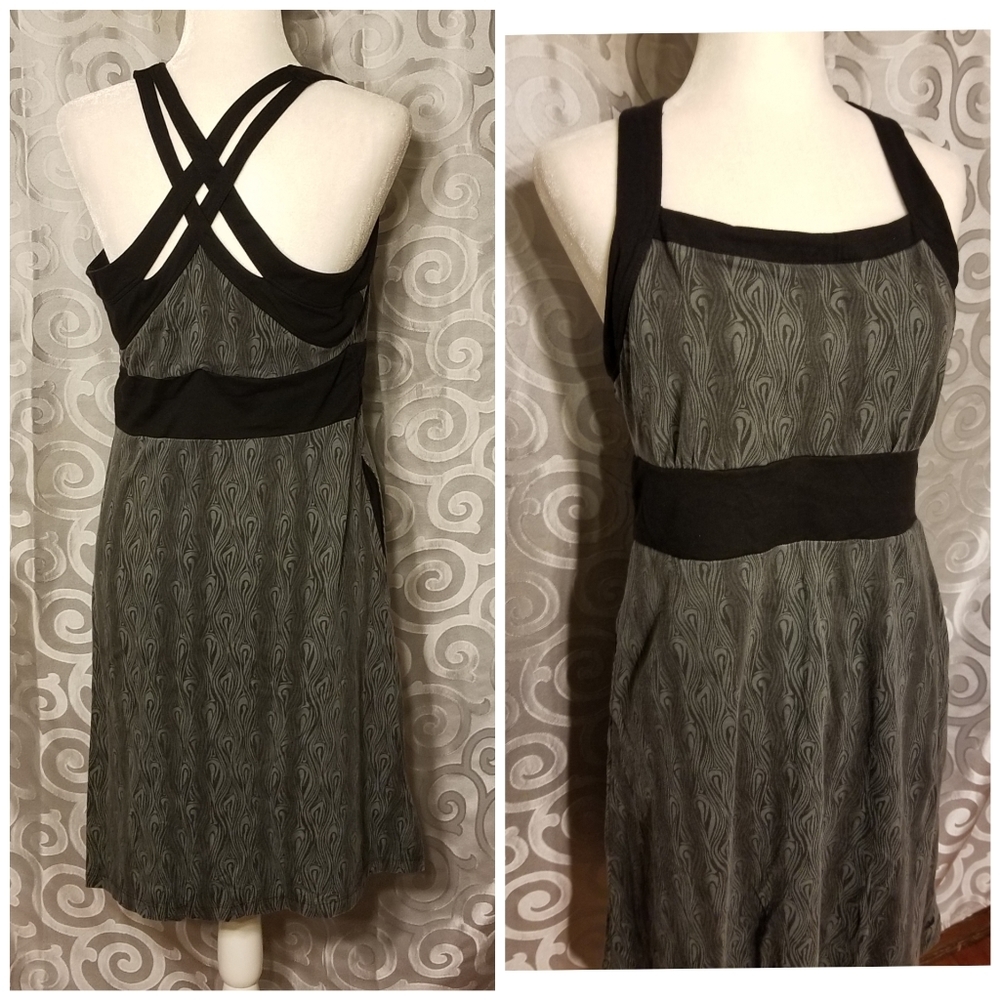 Cabelas dress with pockets
